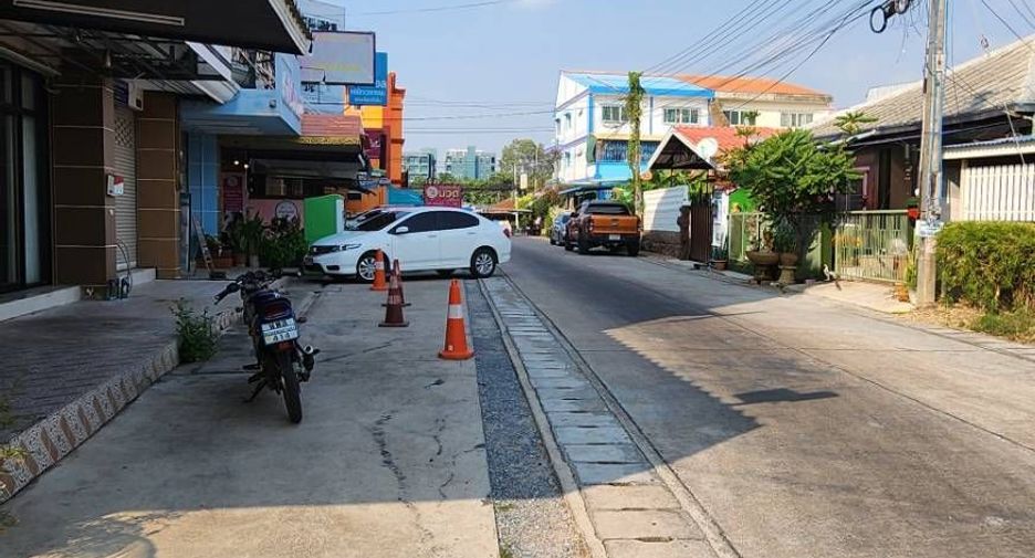 For sale 6 bed townhouse in Bang Saray, Pattaya