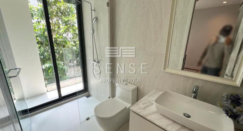 For sale and for rent 4 bedrooms condo in Watthana, Bangkok