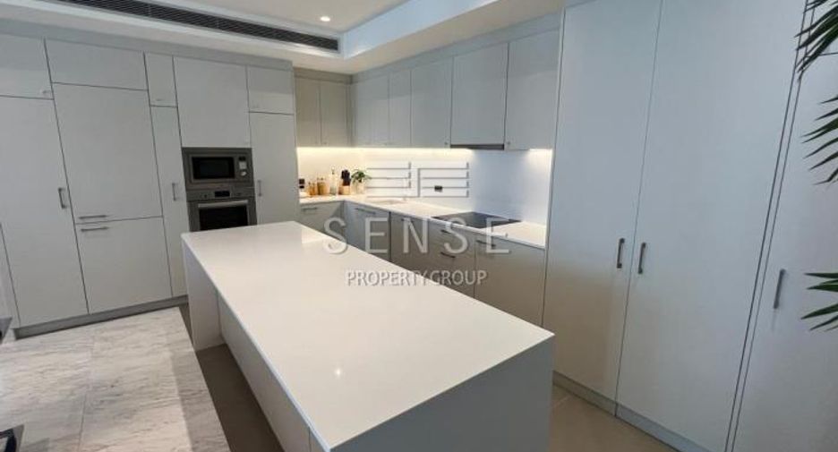 For sale and for rent 4 bedrooms condo in Watthana, Bangkok