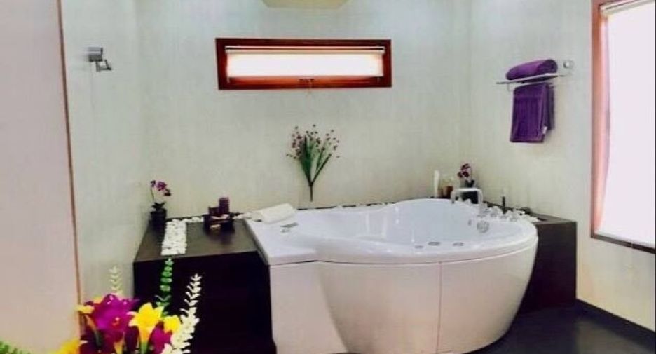 Casa en alquiler y en venta de 5 habitaciones en Bang Lamung, Chonburi