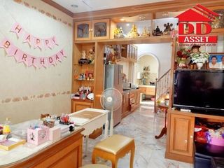 For sale 5 bed townhouse in Din Daeng, Bangkok