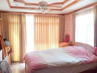 For sale 5 bed townhouse in Din Daeng, Bangkok