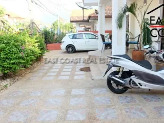 Casa en venta de 5 habitaciones en Bang Lamung, Chonburi