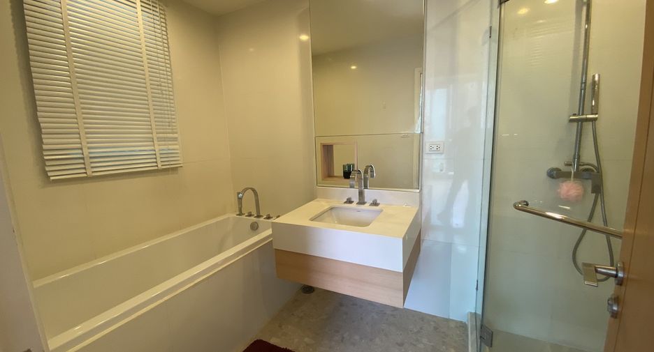 For sale 3 bed condo in Watthana, Bangkok