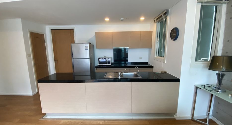 For sale 3 bed condo in Watthana, Bangkok