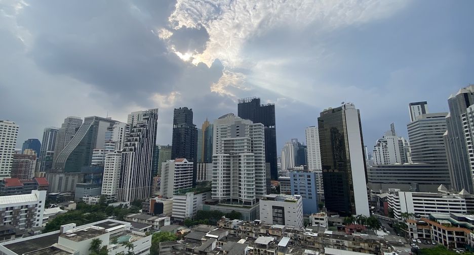 For sale 3 bed condo in Watthana, Bangkok