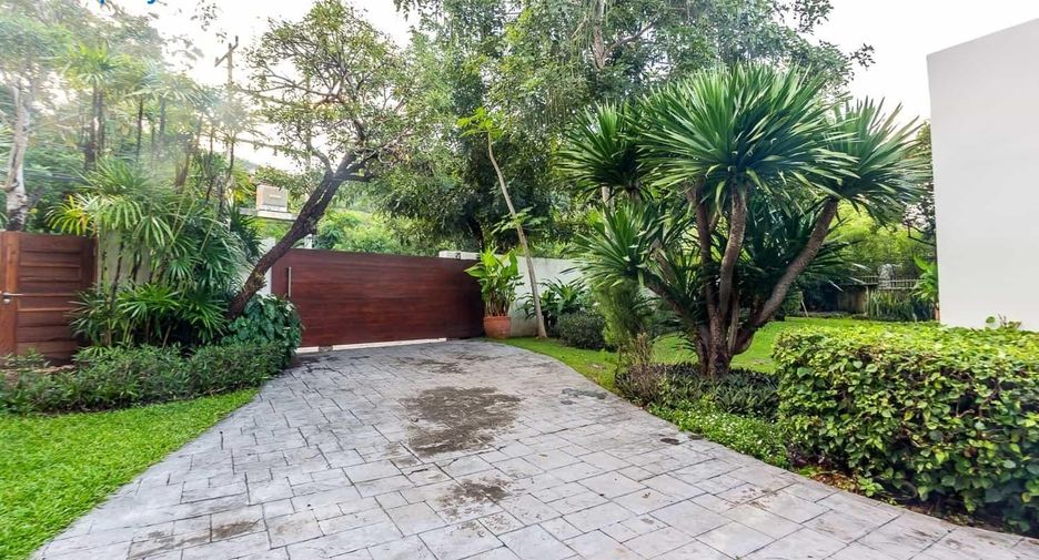 For sale 4 Beds villa in Cha Am, Phetchaburi