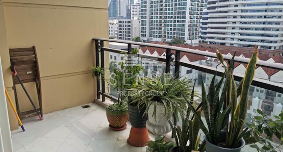 For sale 3 bedrooms condo in Watthana, Bangkok