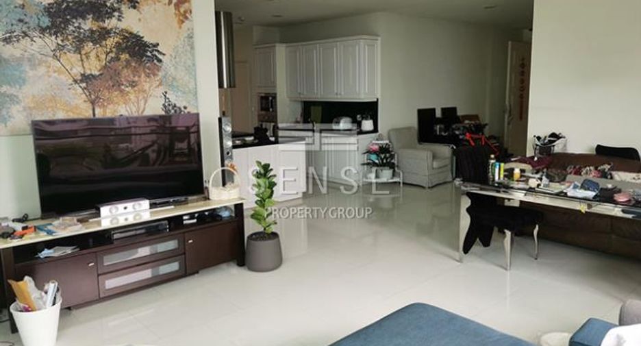 For sale 3 bedrooms condo in Watthana, Bangkok