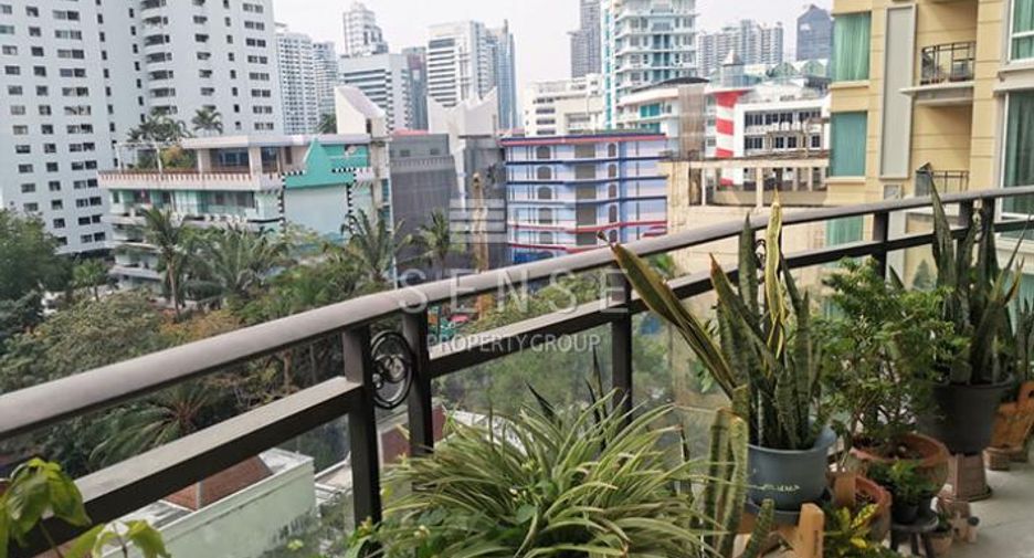 For sale 3 bedrooms condo in Watthana, Bangkok