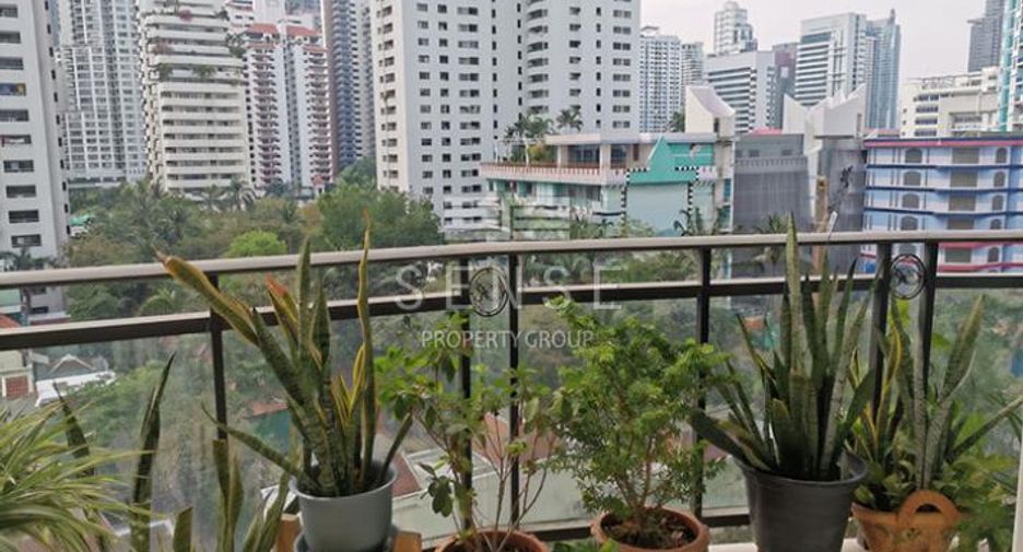 For sale 3 bedrooms condo in Watthana, Bangkok