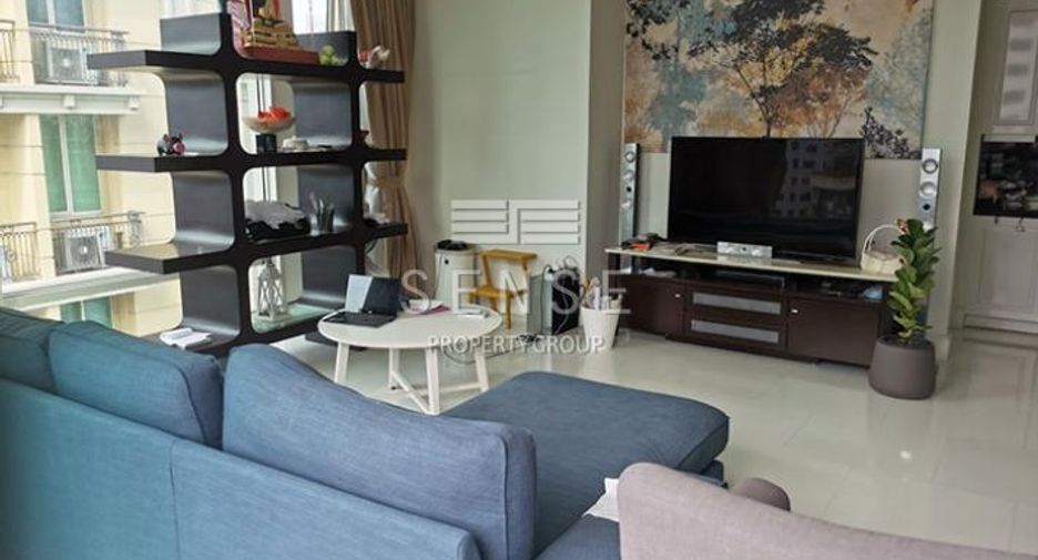 For sale 3 bedrooms condo in Watthana, Bangkok