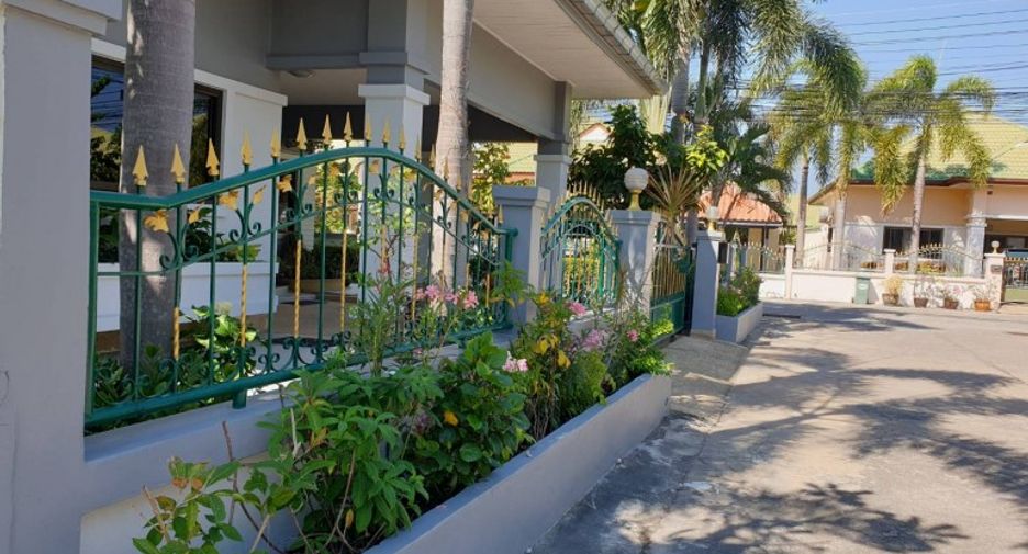 For sale 3 bed house in Bang Lamung, Chonburi