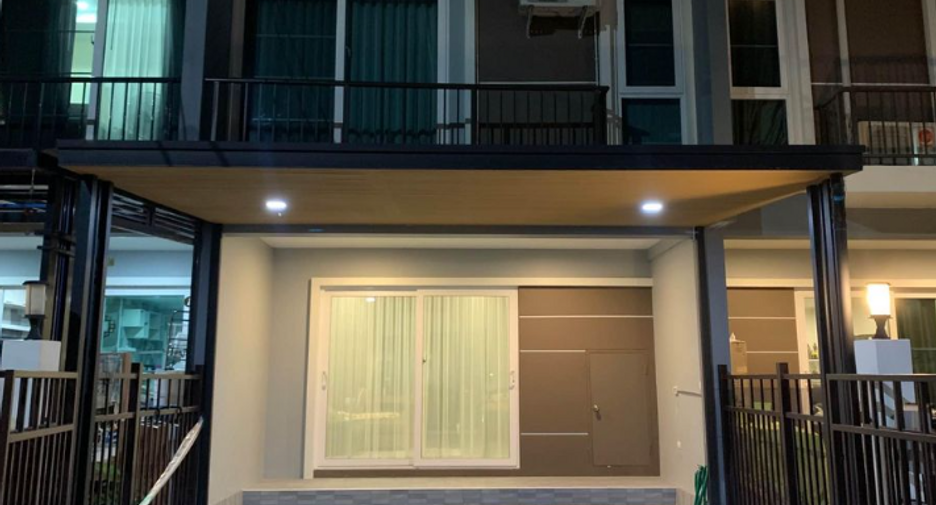 For rent 3 bed townhouse in Bang Lamung, Chonburi
