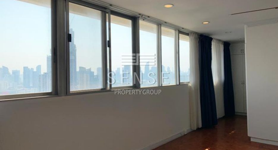 For sale and for rent 4 bedrooms condo in Watthana, Bangkok