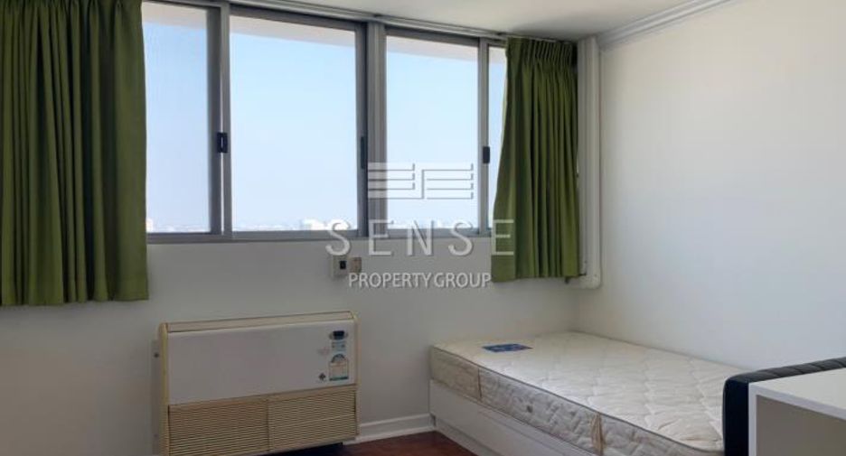 For sale and for rent 4 bedrooms condo in Watthana, Bangkok