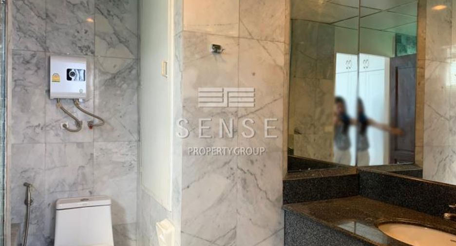 For sale and for rent 4 bedrooms condo in Watthana, Bangkok