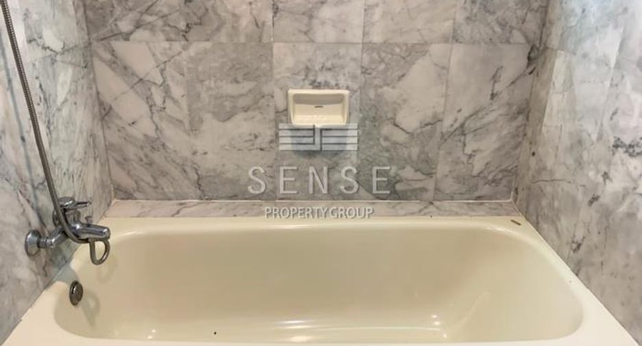 For sale and for rent 4 bedrooms condo in Watthana, Bangkok