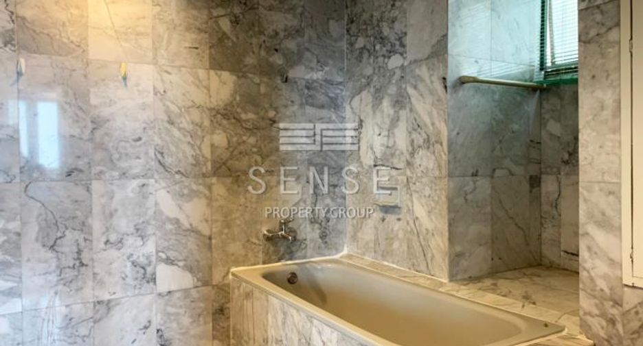 For sale and for rent 4 bedrooms condo in Watthana, Bangkok