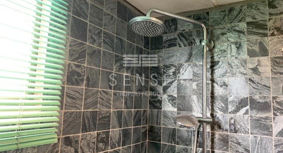 For sale and for rent 4 bedrooms condo in Watthana, Bangkok