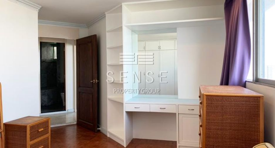 For sale and for rent 4 bedrooms condo in Watthana, Bangkok