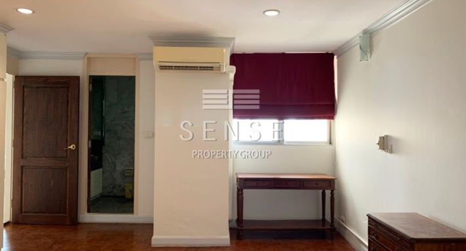 For sale and for rent 4 bedrooms condo in Watthana, Bangkok