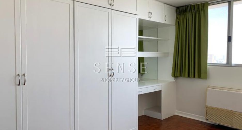 For sale and for rent 4 bedrooms condo in Watthana, Bangkok