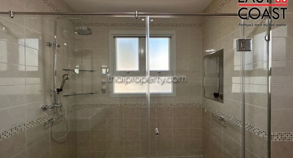 For sale 2 bedrooms house in East Pattaya, Pattaya