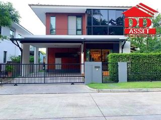 For sale 4 Beds house in Bangkok Noi, Bangkok