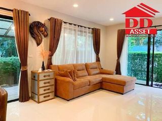 For sale 4 Beds house in Bangkok Noi, Bangkok