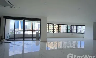 For sale 3 bed condo in Watthana, Bangkok