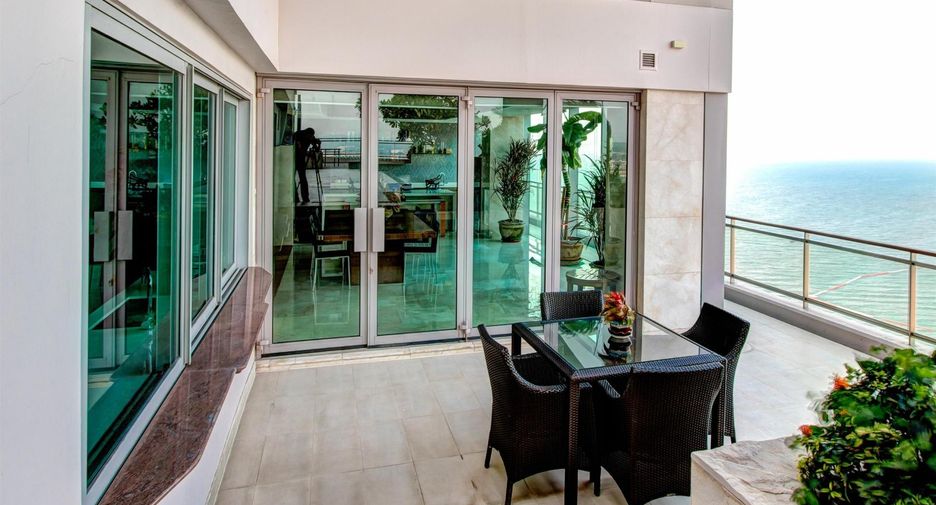 Condo en venta de 4 habitaciones en Central Pattaya, Pattaya