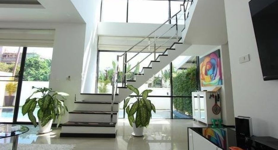For rent and for sale 3 bedrooms villa in Mueang Phuket, Phuket