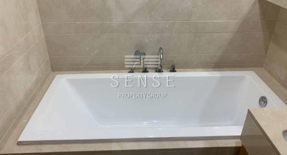 For rent 2 bedrooms condo in Pathum Wan, Bangkok