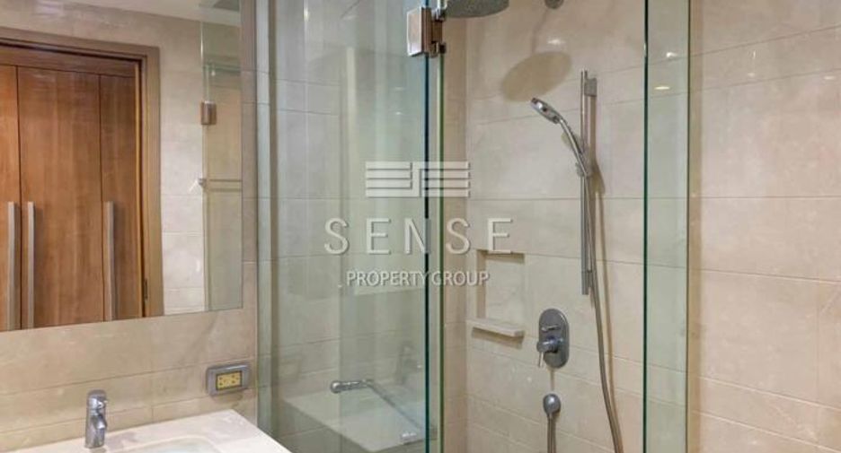 For rent 2 bedrooms condo in Pathum Wan, Bangkok