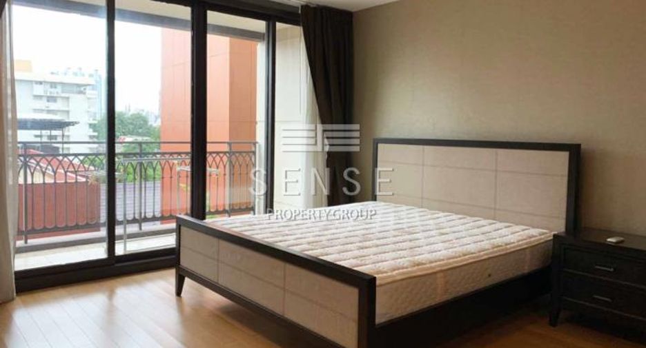 For rent 2 bedrooms condo in Pathum Wan, Bangkok