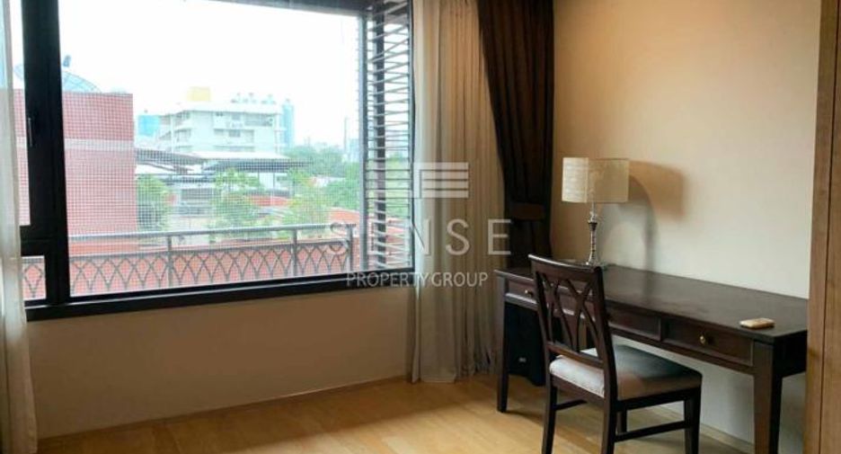 For rent 2 bedrooms condo in Pathum Wan, Bangkok