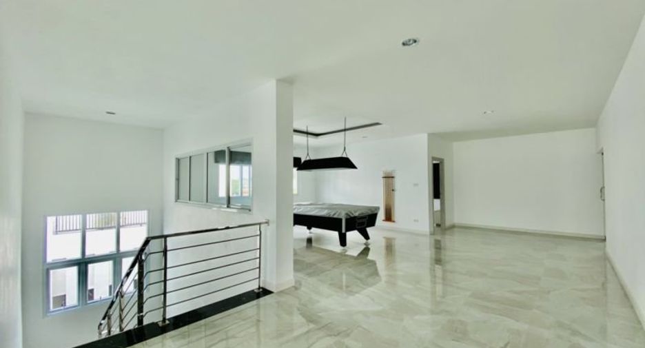 For rent 5 bedrooms house in Bang Lamung, Chonburi
