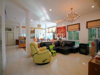 Haus zum Kauf mit 6 Zimmer in Bang Lamung, Chonburi