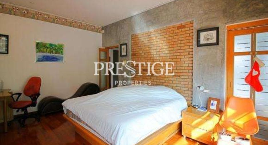Haus zum Kauf mit 6 Zimmer in Bang Lamung, Chonburi