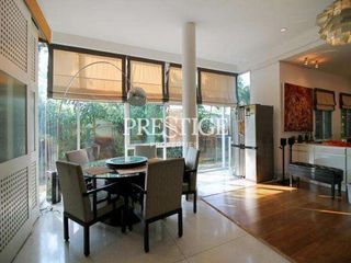 Haus zum Kauf mit 6 Zimmer in Bang Lamung, Chonburi