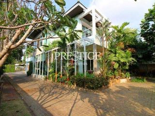 Haus zum Kauf mit 6 Zimmer in Bang Lamung, Chonburi