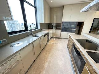 À vendre 4 chambres condo à Watthana, Bangkok