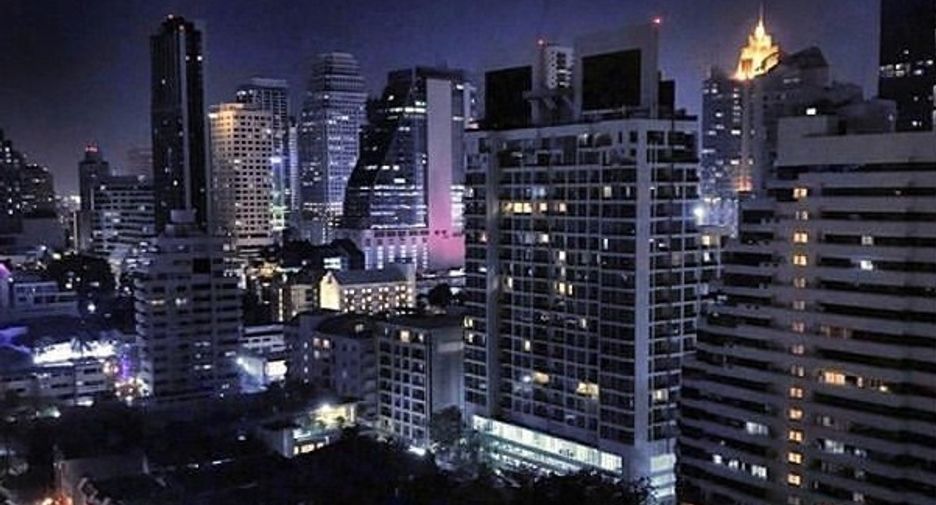 For rent 3 bedrooms condo in Watthana, Bangkok
