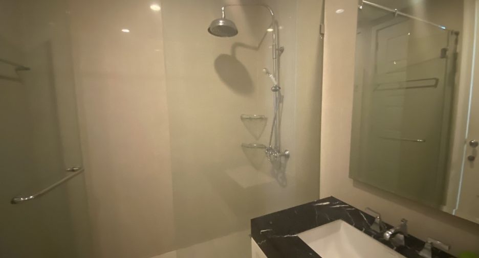For rent 3 bedrooms condo in Watthana, Bangkok