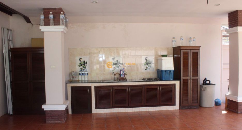 For rent and for sale 4 bedrooms house in Bang Lamung, Chonburi