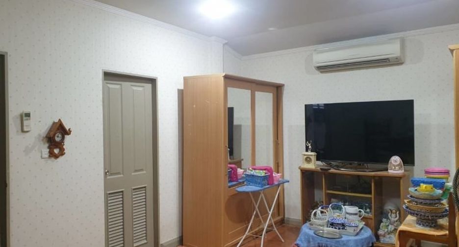 For sale 4 bedrooms house in Phasi Charoen, Bangkok