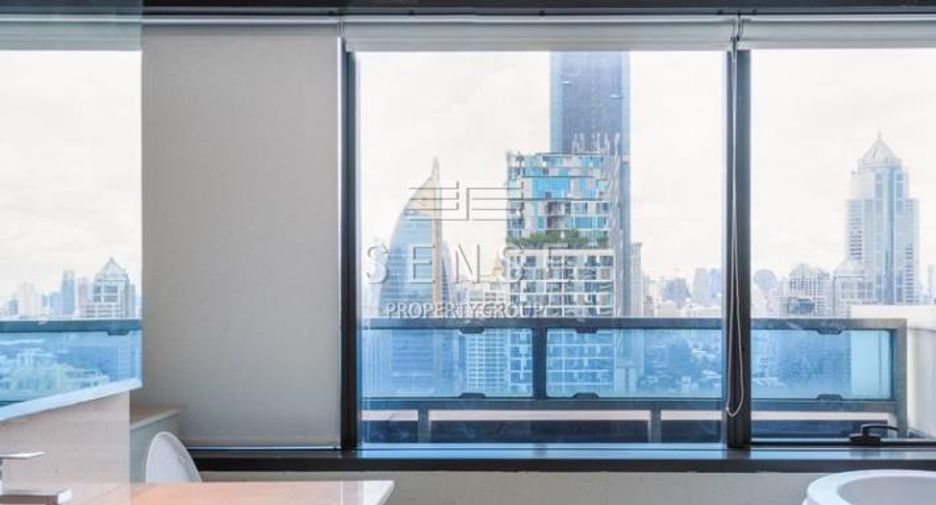 For rent 3 bedrooms condo in Pathum Wan, Bangkok