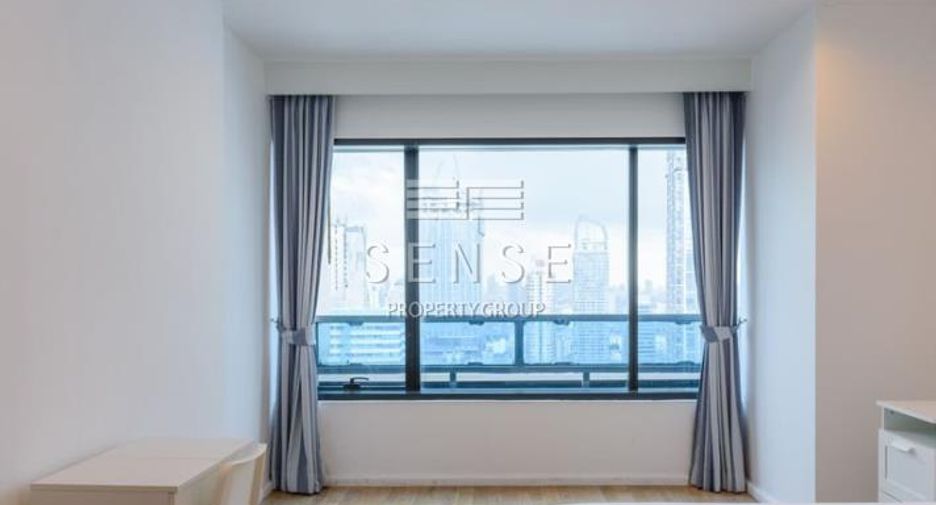 For rent 3 bedrooms condo in Pathum Wan, Bangkok