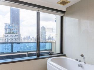 Wohnung zur Miete mit 3 Zimmer in Pathum Wan, Bangkok